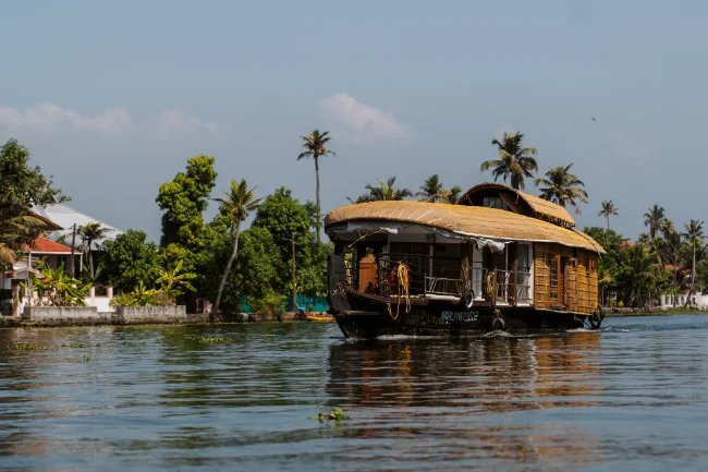 Alleppey Travel Guide: Everything You Need to Know About Kerala's Backwaters