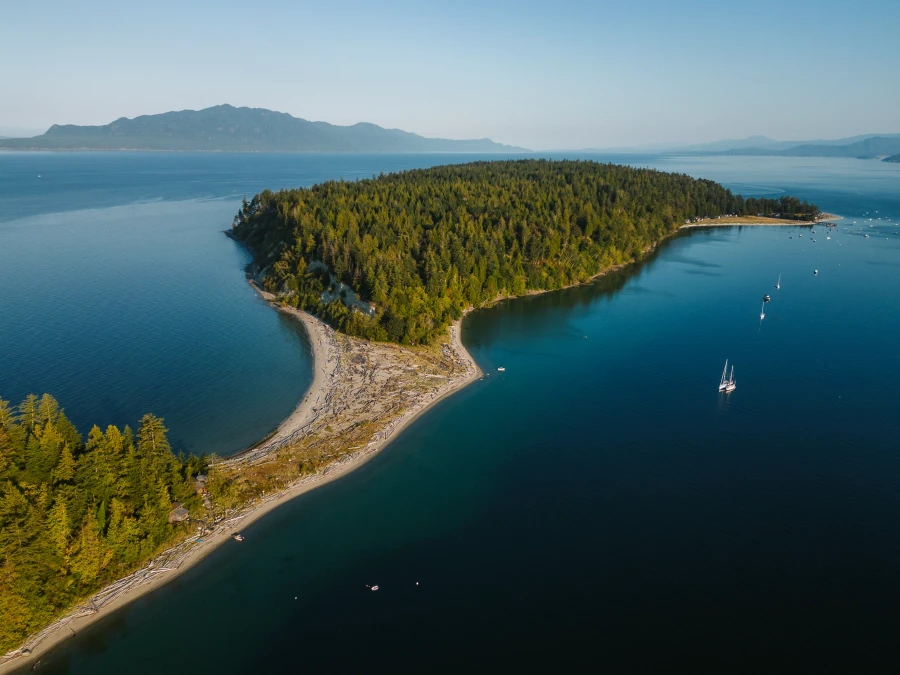 North Thormanby Island and a large sand bar that is covered in driftwood