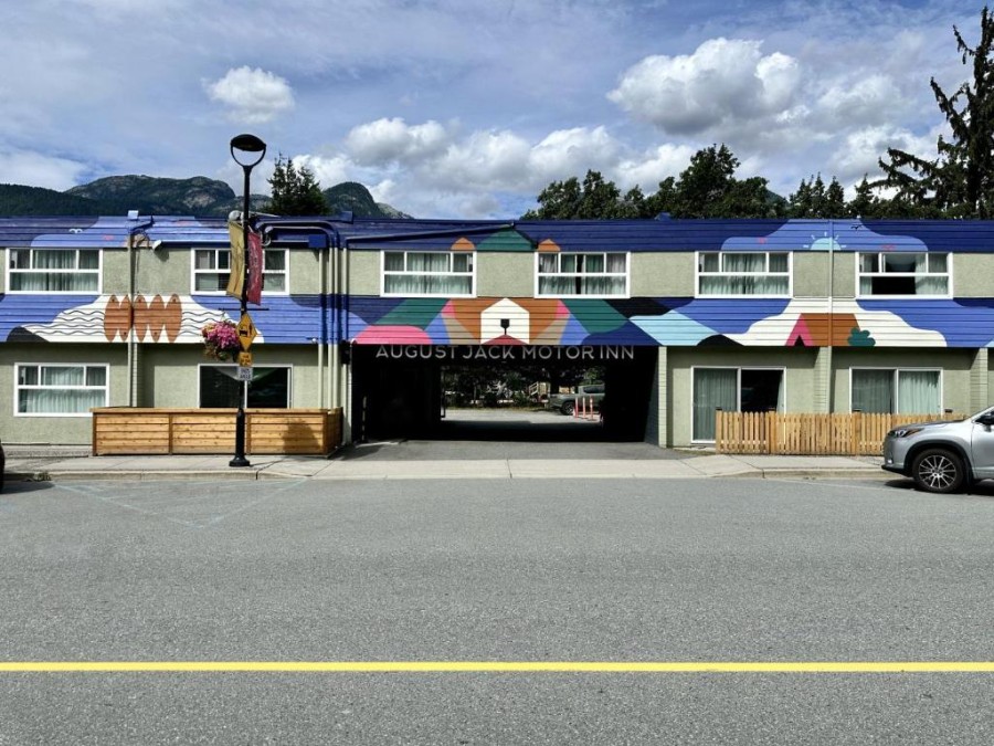 August Jack Inn