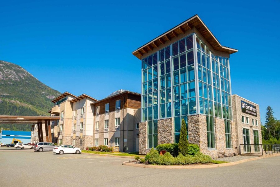 Sandman Hotel and Suites