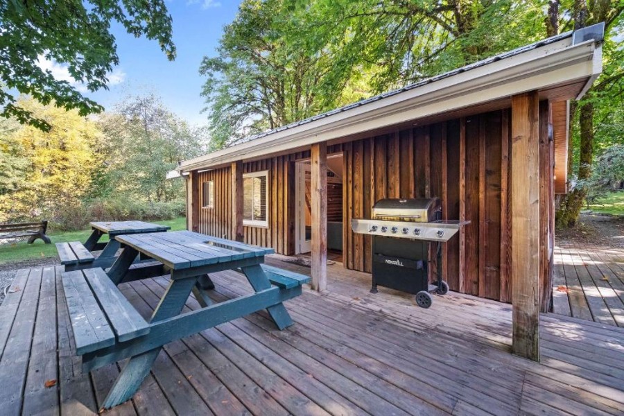 Sunwolf Riverside Cabins