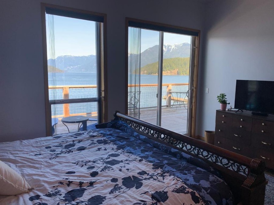 Earls Cove Orca View