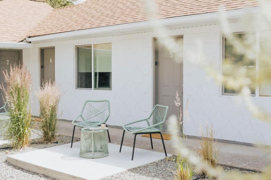 Naramata Courtyard Suites