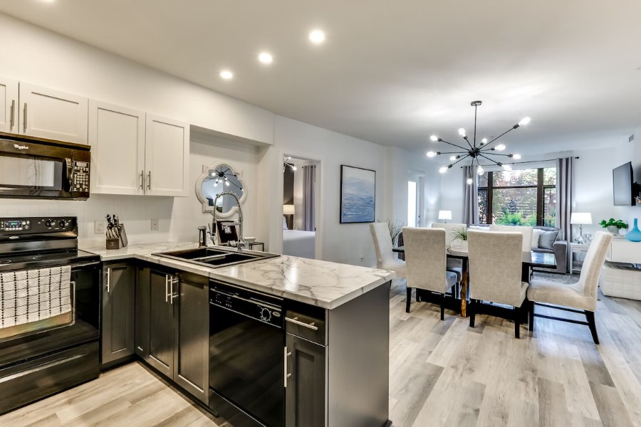 Walk to Beach Condo: Pool, Hot Tub, Gym