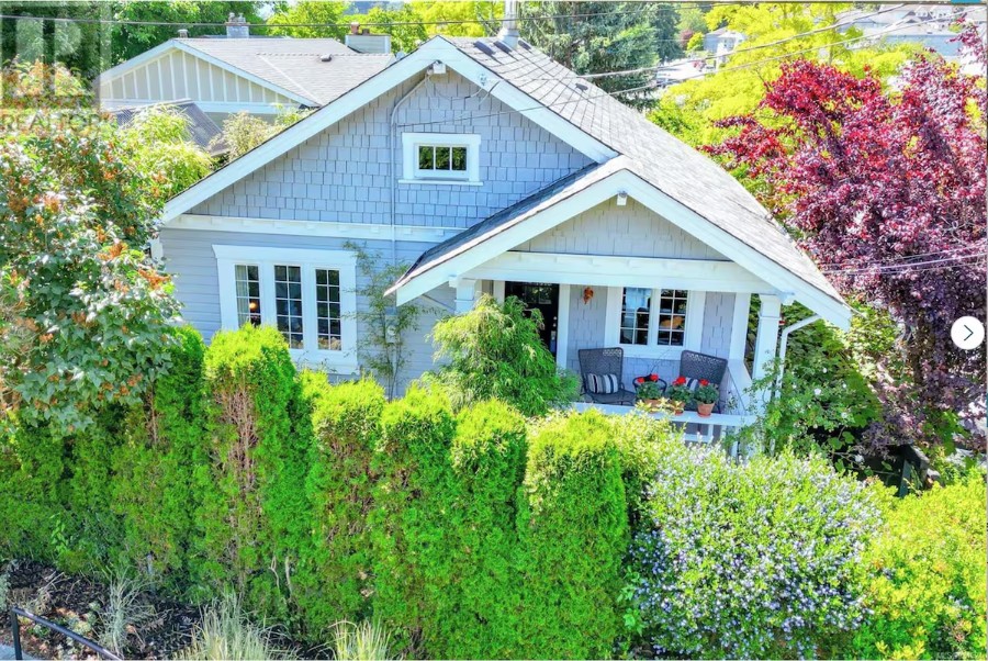 Centrally located private studio in Chemainus