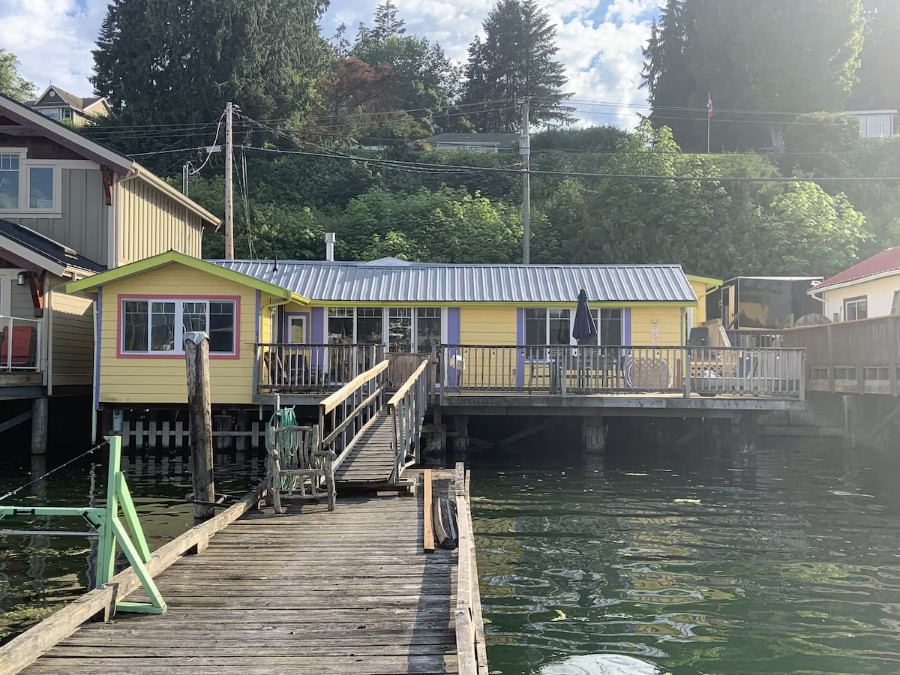 Spacious 3 Bedroom Townhome, Sooke, BC