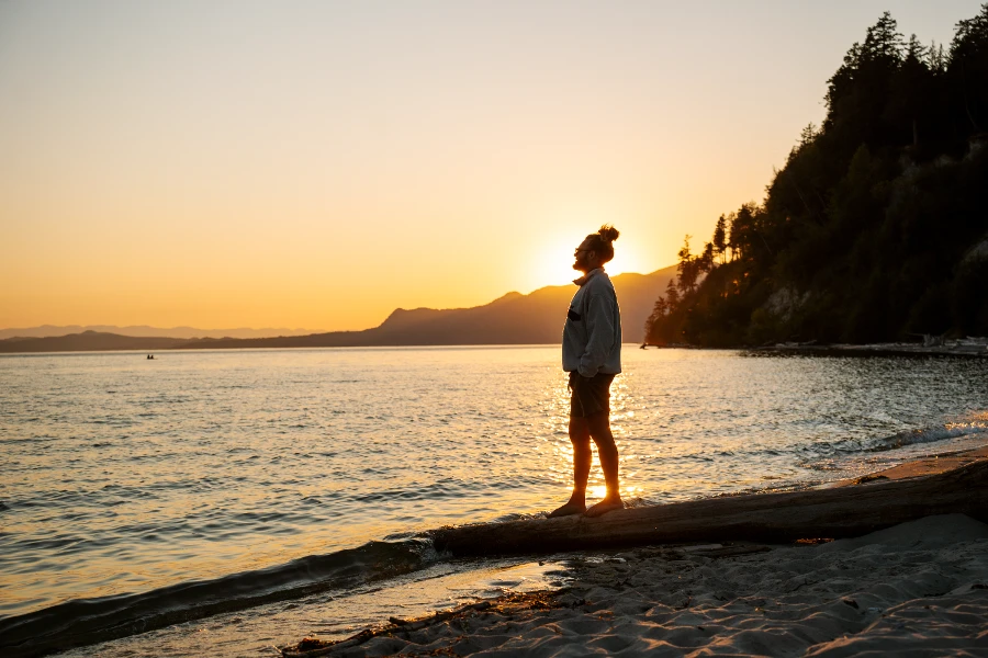 Thormanby vs Savary Island: Thormanby island at sunset