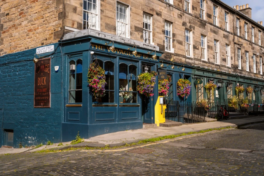 Old Edinburgh storefronts along William Street in Stockbridge, Scotland