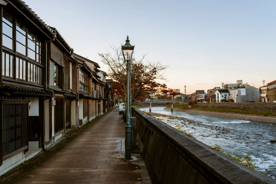 Best Things To Do In Kanazawa, Japan: Kazuemachi Chaya District