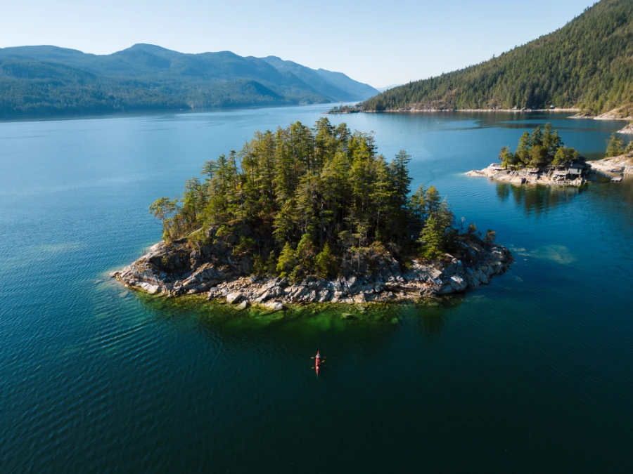 Where To Stay On The Sunshine Coast: Kayakers in the Sechelt Inlet